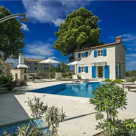 Holiday home Lenka Mit Pool Und Grossem Garten *